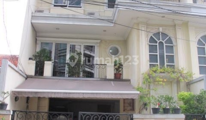 Rumah Murah 4 Lantai Modern Classic Di Jalan Setiabudi Jak Sel. Rumah Murah 4 Lantai Modern Classic Di Jalan Setiabudi Jak Sel.
