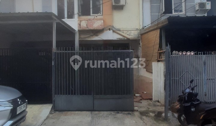Rumah 2 Lantai di Taman Palem.blok A. Jakarta Barat.