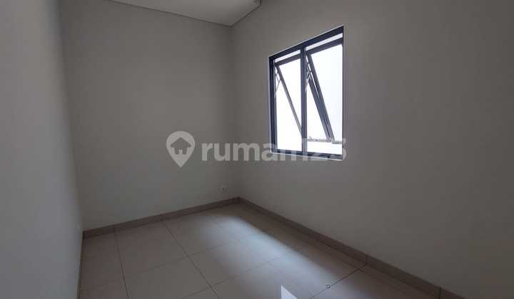 Dijual Rumah Mewah 1,4 M-An di Cluster Viola Residence, Kawasan Eksklusif Summarecon Crown Gading 2