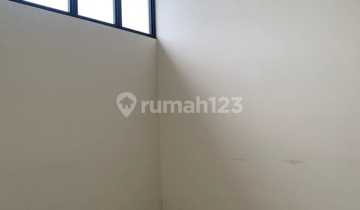 Sewa Rumah 2 Lantai "High Ceiling yang Memukau" - Cluster Asya Dekat Akses Tol, Jakarta Garden City, Cakung 029 2