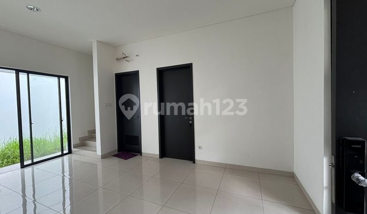 Jual Rumah Hook Mewah Maison De Wisteria Metland Menteng - Tipe Attic + Sky Balcony! (015)