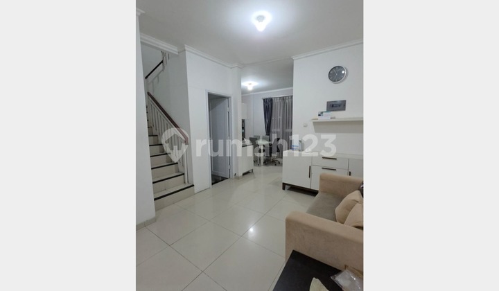 Sewa Rumah Metland Menteng Cakung - 2 Lantai Full Furnish, Depan Taman & Strategis! (029) Sewa Rumah Metland Menteng Cakung - 2 Lantai Full Furnish, Depan Taman & Strategis! (029)