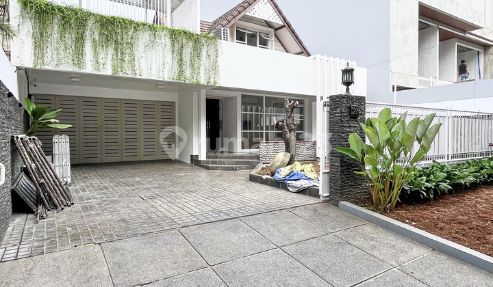 For Rent/Lease Beautiful Strategic House near Pondok Indah Mall, Semi-Furnished Ready to Occupy, in Sekolah Duta, Pondok Indah, South Jakarta. For Rent/Lease Beautiful Strategic House near Pondok Indah Mall, Semi-Furnished Ready to Occupy, in Sekolah Duta, Pondok Indah, South Jakarta.