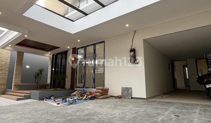 Best Deal Luxurious Tropical House, Kebayoran Baru, Jakarta Selatan