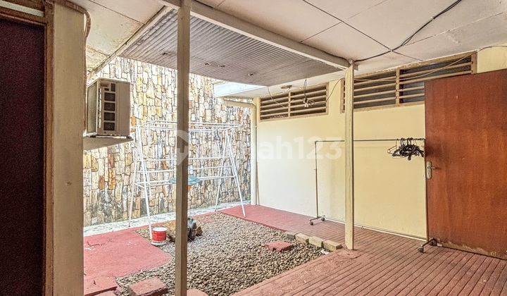 HITUNG TANAH!! Rumah Hitung Tanah di area Kebayoran baru, at JL HANG LEKIU Jakarta Selatan 2