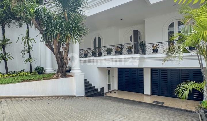 Disewakan/Dikontrakan Rumah Cantik di Prime Area Kemang Semi Furnished Siap Huni di Kemang Dalam, Jakarta Selatan 2