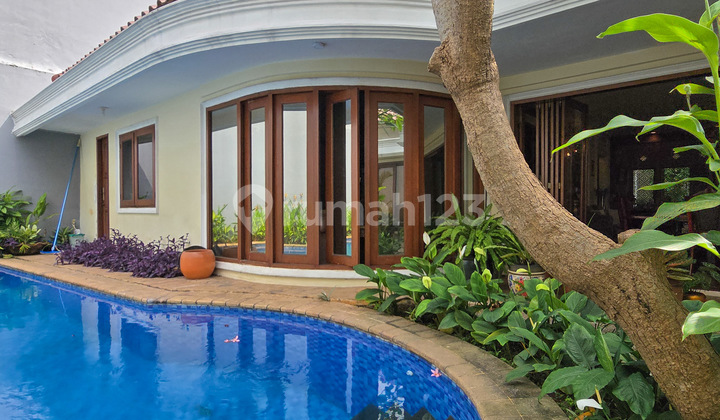Area Premium Rumah Cantik Tropical Menarik! Dijual Property Rumah Hunian Mewah Cantik Terawat Bagus dengan Konsep Modern Tropical Siap Huni Semi Furnished, Strategis Lokasi Area Premium Elit Prime di Darmawangasa Dharmawangsa, Kebayoran Baru, Jakarta Sela