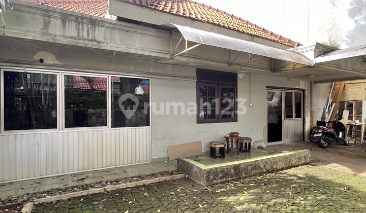 LOKASI PREMIUM!! Rumah Luas Tanah Besar Harga Menarik di JL LAMANDAU, Kebayoran Baru Jakarta Selatan