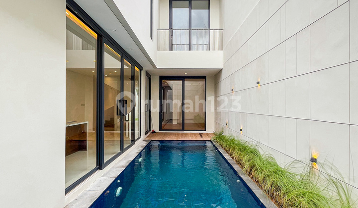 Tropical House Villa, South Jakarta 2