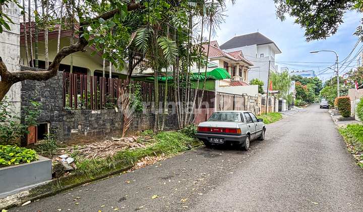 Good Price Pondok Indah for Building Your Dream Home, Land Sold by Area with Large Size at Low Price, Wide Front Road, Comfortable, Safe, and Green Environment in Pondok Indah, South Jakarta.