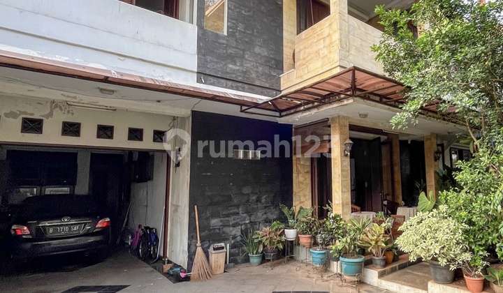 LOKASI STRATEGIS!! Rumah at JL HANG JEBAT Kebayoran Baru, Jakarta Selatan