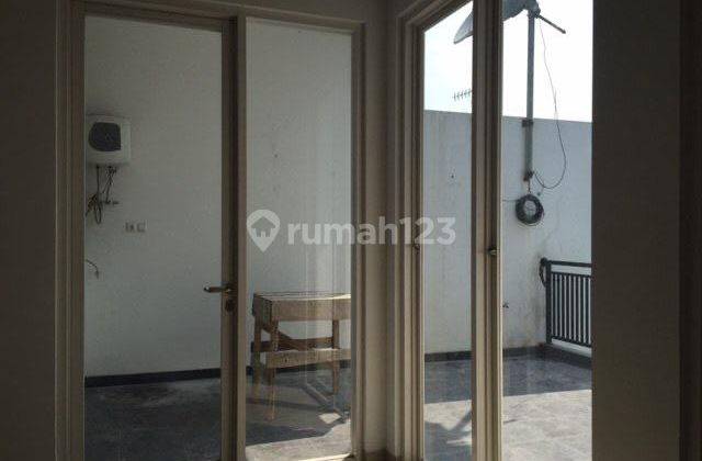 Rumah Murah 2 Lantai Minimalis Semi Furnish Siap Huni Dekat Gwalk Di South Emerald Mansion Citraland Surabaya Barat 2