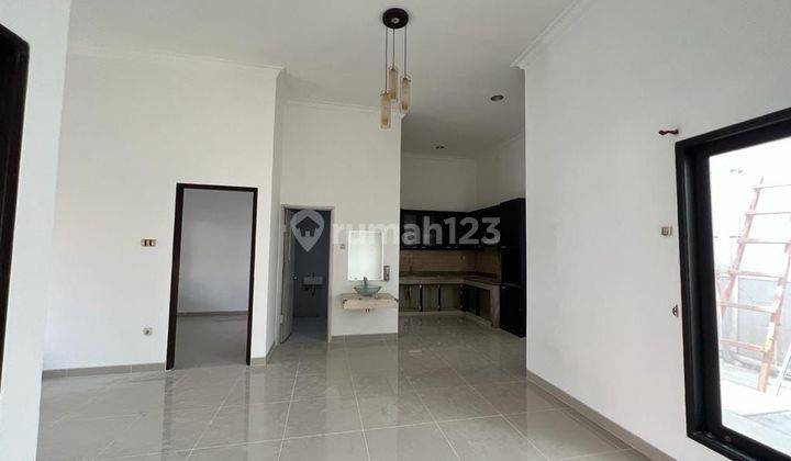 Rumah Murah 1,5 Lantai Minimalis Semi Furnished Siap Huni Dekat Pasar Modern Di Alam Hijau Citraland Surabaya Barat 2