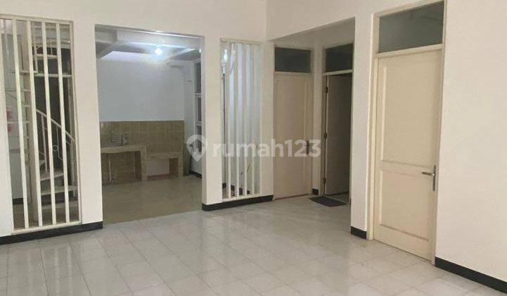 Rumah Murah 1,5 Lantai Minimalis Semi Furnished Siap Huni Dekat Pasar Modern Di Taman Puspa Raya Citraland Surabaya Barat 2