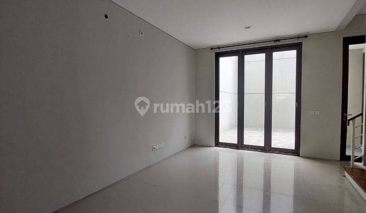 Rumah Murah 2 Lantai Minimalis Modern Semi Furnished Siap Huni Dekat Pasar Modern Di Taman Puspa Raya Citraland Surabaya Barat 2