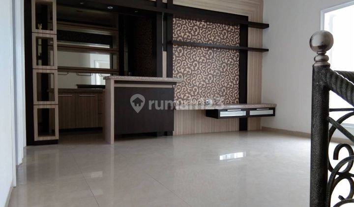 Rumah Murah 2 Lantai Baru Renov Minimalis Semi Furnished Siap Huni Dekat Gwalk Di Villa Sentra Raya Citraland Surabaya Barat 2