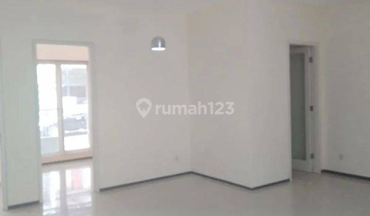 Rumah Murah 1,5 Lantai Minimalis Modern Semi Furnished Siap Huni Dekat Pasar Modern Di Woodland Citraland Surabaya Barat 2