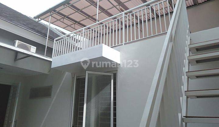 Rumah Murah 1,5 Lantai Minimalis Modern Semi Furnished Siap Huni Dekat Pasar Modern Di Woodland Citraland Surabaya Barat 2