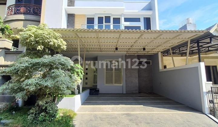 Affordable 2-Story Minimalist Semi-Furnished Ready-to-Occupy House Near Gwalk in International Village, Citraland Utama, West Surabaya Affordable 2-Story Minimalist Semi-Furnished Ready-to-Occupy House Near Gwalk in International Village, Citraland Utama, West Surabaya