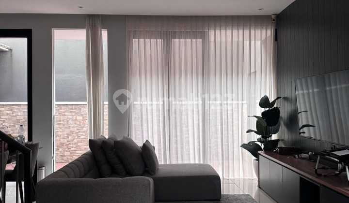 Affordable 2-Story Minimalist Fully Furnished Ready-to-Occupy House Near Gwalk at Crystal Golf Citraland Utama West Surabaya 2