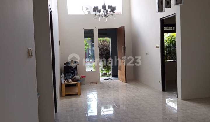 Rumah Murah 1 Lantai Minimalis Semi Furnished Siap Huni Dekat Gwalk Di Villa Taman Telaga Citraland Utama Surabaya Barat 2