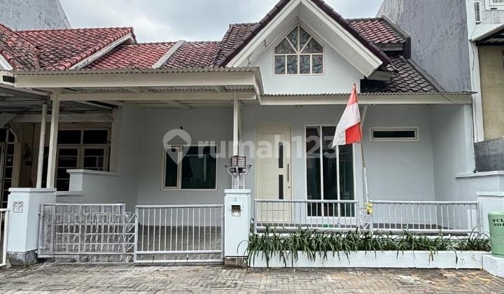 Affordable 1-Story Minimalist Empty House Ready to Occupy Near Gwalk in International Village, Citraland Utama, West Surabaya