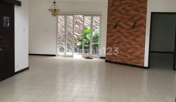 Rumah Murah 1,5 Lantai Minimalis Semi Furnished Siap Huni Dekat Gwalk di Royal Park Citraland Utama Surabaya Barat 2