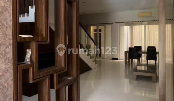 Rumah Murah 2 Lantai Semi Furnished Di International Village Citraland Utama Surabaya Barat 2