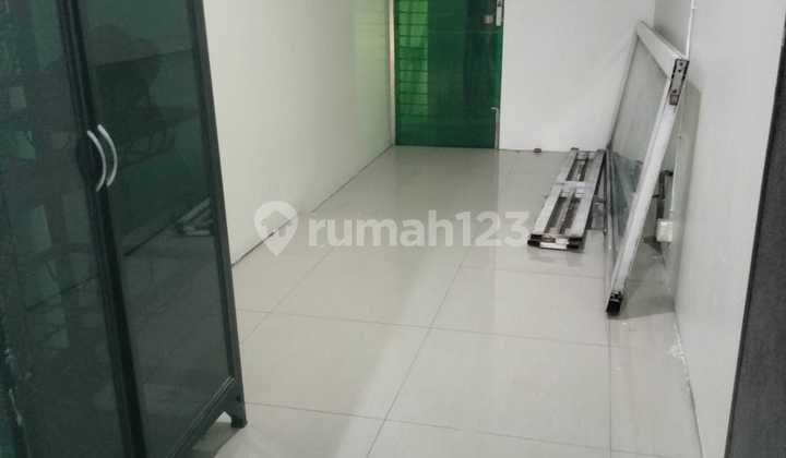 For Rent: Affordable 2-Story Minimalist House Fully Furnished Ready to Occupy Near Gwalk at Newtonhill Citraland Utama, West Surabaya 2