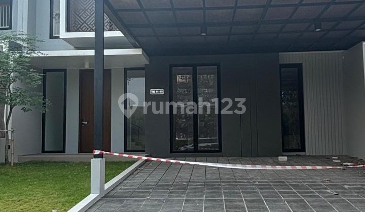 New Cheap Fresh 2-Story Minimalist Modern Ready-to-Live House Near Gwalk In South Emerald Mansion Citraland Main West Surabaya