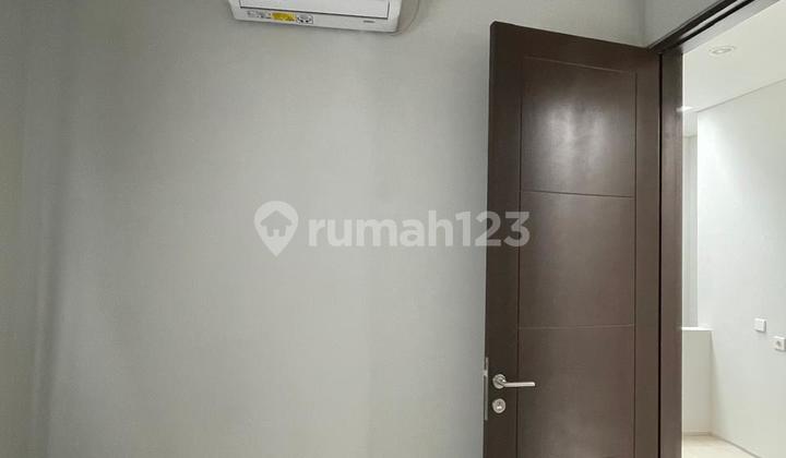 Rumah Murah Baru Gress 2 Lantai Minimalis Siap Huni Dekat Gwalk di Crystal Golf Citraland Utama Surabaya Barat 2