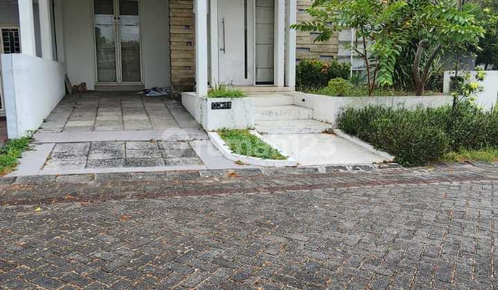 Affordable 1.5 Story Minimalist House Near Gwalk in Kingstown Citraland Utama, West Surabaya Affordable 1.5 Story Minimalist House Near Gwalk in Kingstown Citraland Utama, West Surabaya