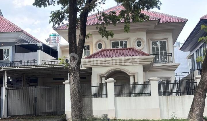 Minimalist 2-Story Affordable Empty House Ready to Occupy Near Gwalk at Waterfront Citraland Main in West Surabaya Minimalist 2-Story Affordable Empty House Ready to Occupy Near Gwalk at Waterfront Citraland Main in West Surabaya