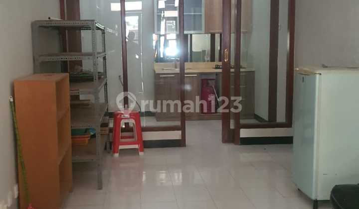 Affordable 1-Story Minimalist Semi-Furnished Ready-to-Occupy House in Alam Hijau Citraland Utama, West Surabaya 2