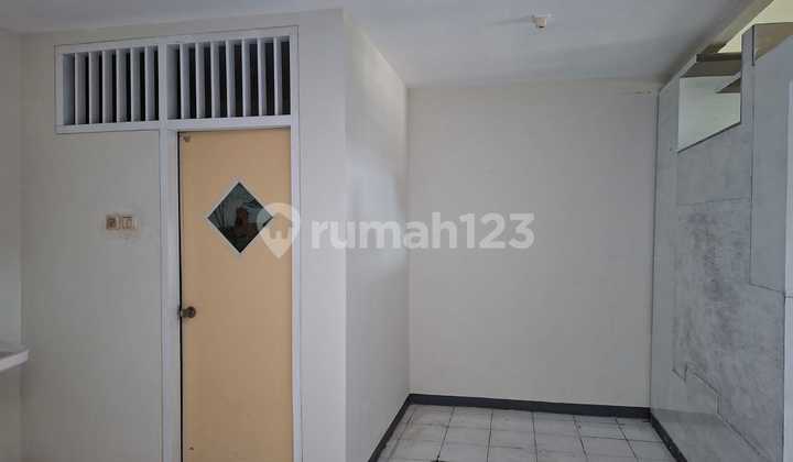Rumah Murah 1 Lantai Minimalis Semi Furnished Siap Huni Dekat Gwalk di International Village Citraland Utama Surabaya Barat Rumah Murah 1 Lantai Minimalis Semi Furnished Siap Huni Dekat Gwalk di International Village Citraland Utama Surabaya Barat