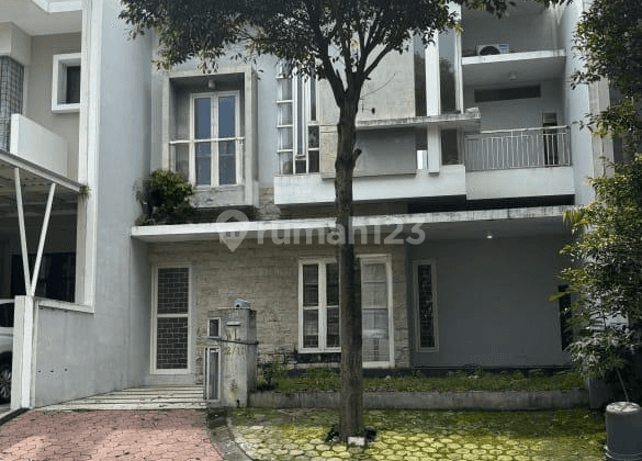 Rumah Murah 2 Lantai Minimalis Semi Furnished Siap Huni Dekat Pasar Modern Di Woodland Citraland Utama Surabaya Barat 1