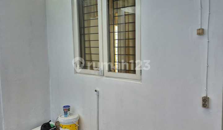 Minimalist House in Cendana Pamulang Good Location Hook Position