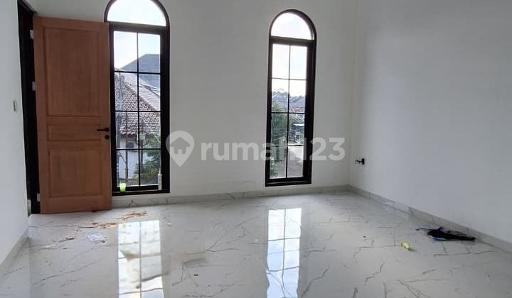 Rumah Desain Cantik di Bsd Nusaloka Bangunan 2 Lantai SHM 2