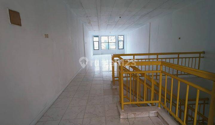 DISEWAKAN RUKO 3 LANTAI LOKASI STRATEGIS DI BOULEVARD 1AA GADING SERPONG 2