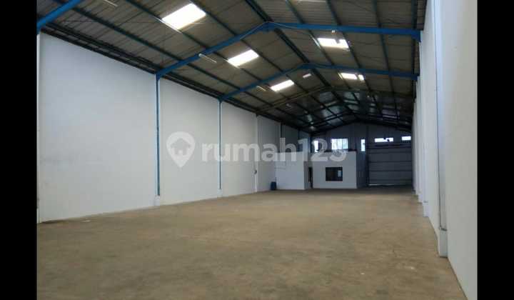 Spacious Warehouse in BSD Taman Tekno with Office + 1 AC Unit Ready to Use Spacious Warehouse in BSD Taman Tekno with Office + 1 AC Unit Ready to Use