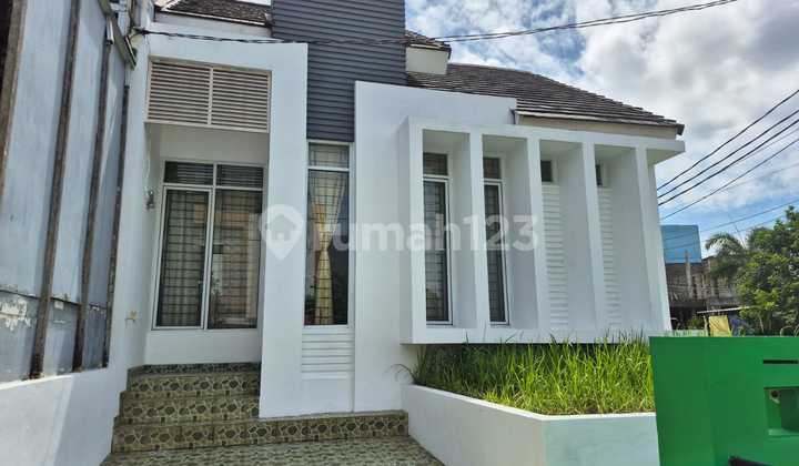 Minimalist House in Cendana Pamulang Good Location Hook Position