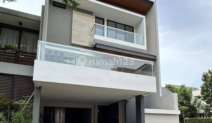 Dijual Rumah Brand New 3 Lantai Modern Siap Huni di The Green Bsd 2