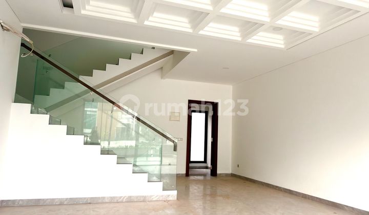 Rumah Design Mewah di Bsd City Bangunan 3 Lantai Siap Huni 2