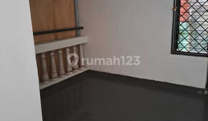 2-Story Shop House in Pamulang Permai 1, Great Location, Ready for Business 2