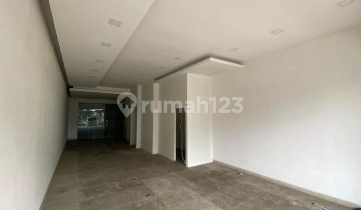 Twin Shophouse in Gading Serpong Boulevard, 2 Floors, Prime Location Twin Shophouse in Gading Serpong Boulevard, 2 Floors, Prime Location