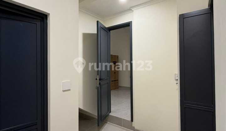 Beautiful House in Gading Serpong 3 Floors Brand New Strategic Location 2