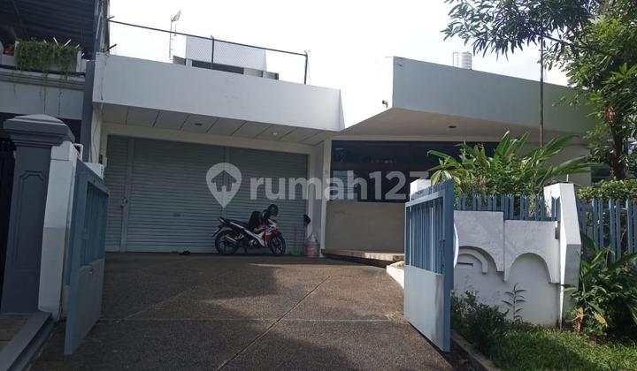 Rumah dengan Bangunan dan Tanah Luas di Pondok Indah Jakarta