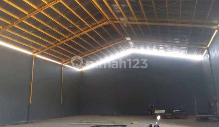Spacious Warehouse in Cipondoh Tangerang Ready to Use Strategic Location