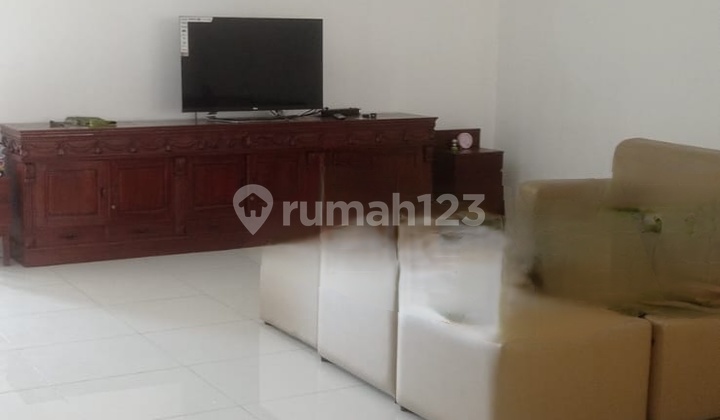 For Quick Sale: 2-Story House in Premium Location 2