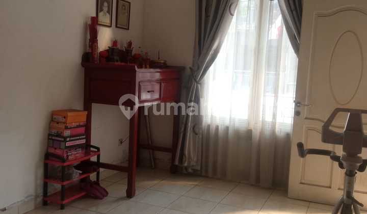 Dijual Rumah 1 1/2 Lantai di Royal Tangerang